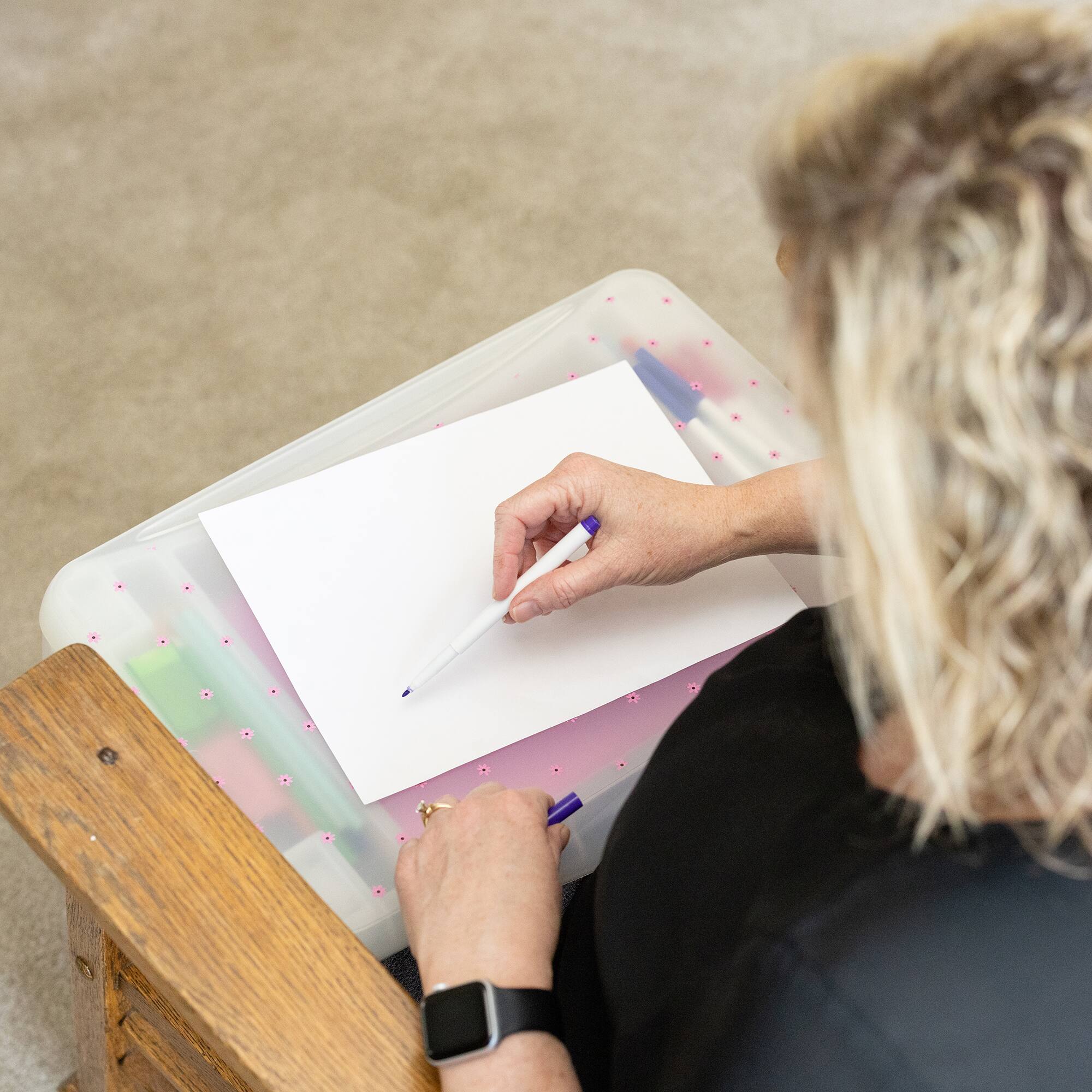 Everything Mary Pink Floral Plastic Lap Desk